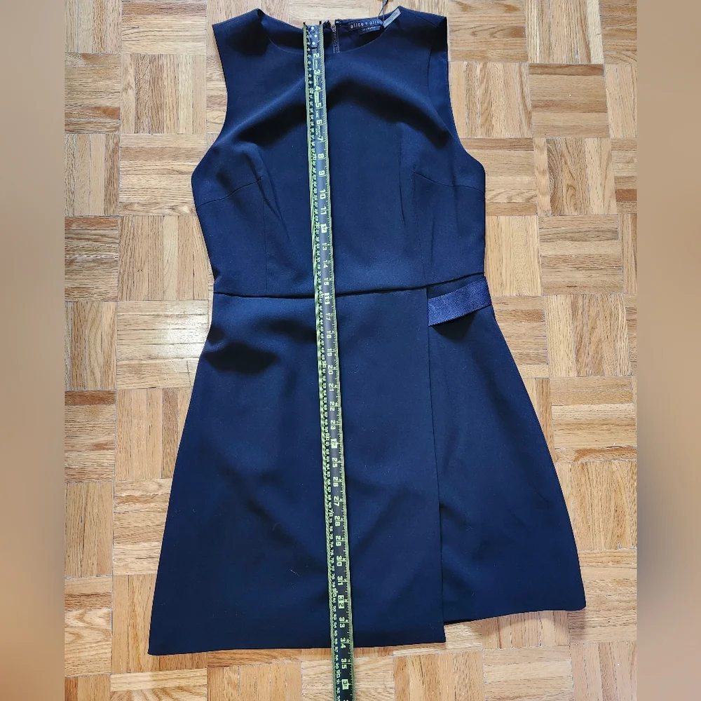 Alice & Olivia Black Sleevless Dress With Assymetrical Detail BNWT Size 10 - Picture 8 of 10